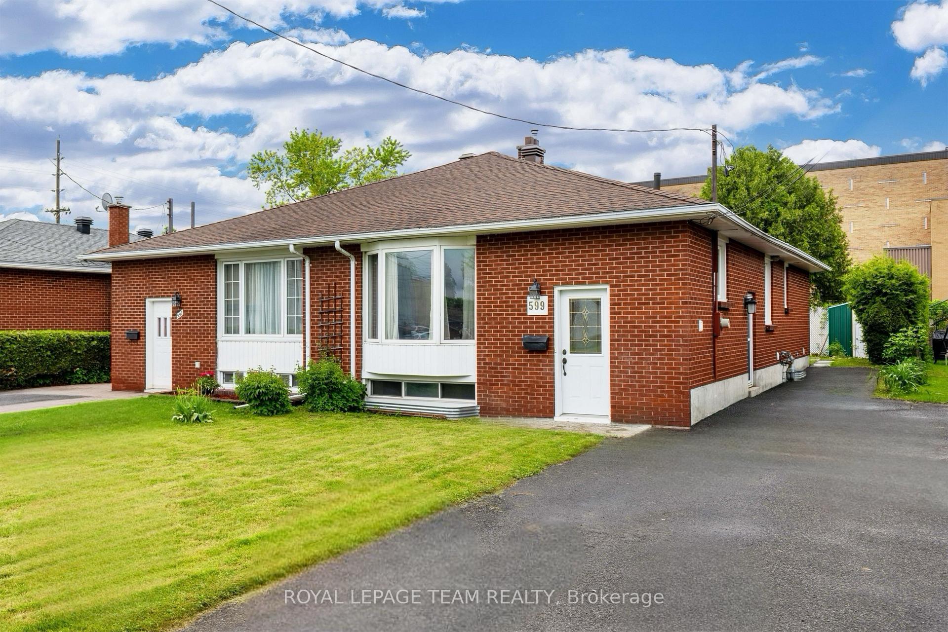 Photo 2 of 599 Mutual Street, Ottawa, Castle Heights/Rideau High — HOMEH