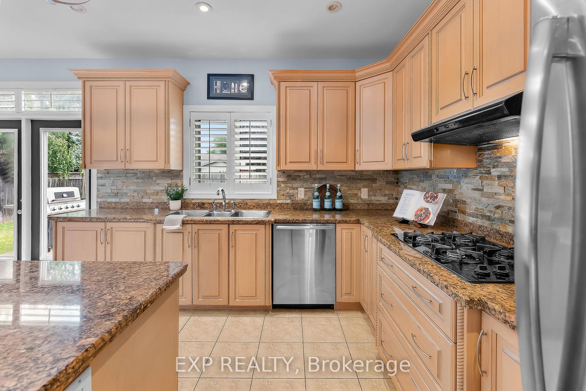 Photo 12 of 7847 Cathedral Drive, Niagara Falls, Mt. Carmel — HOMEH