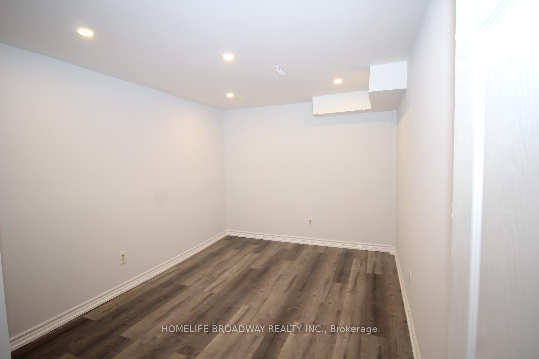 Photo 5 of Unit Basement, 175 Stather Crescent, Markham, Milliken Mills East — HOMEH