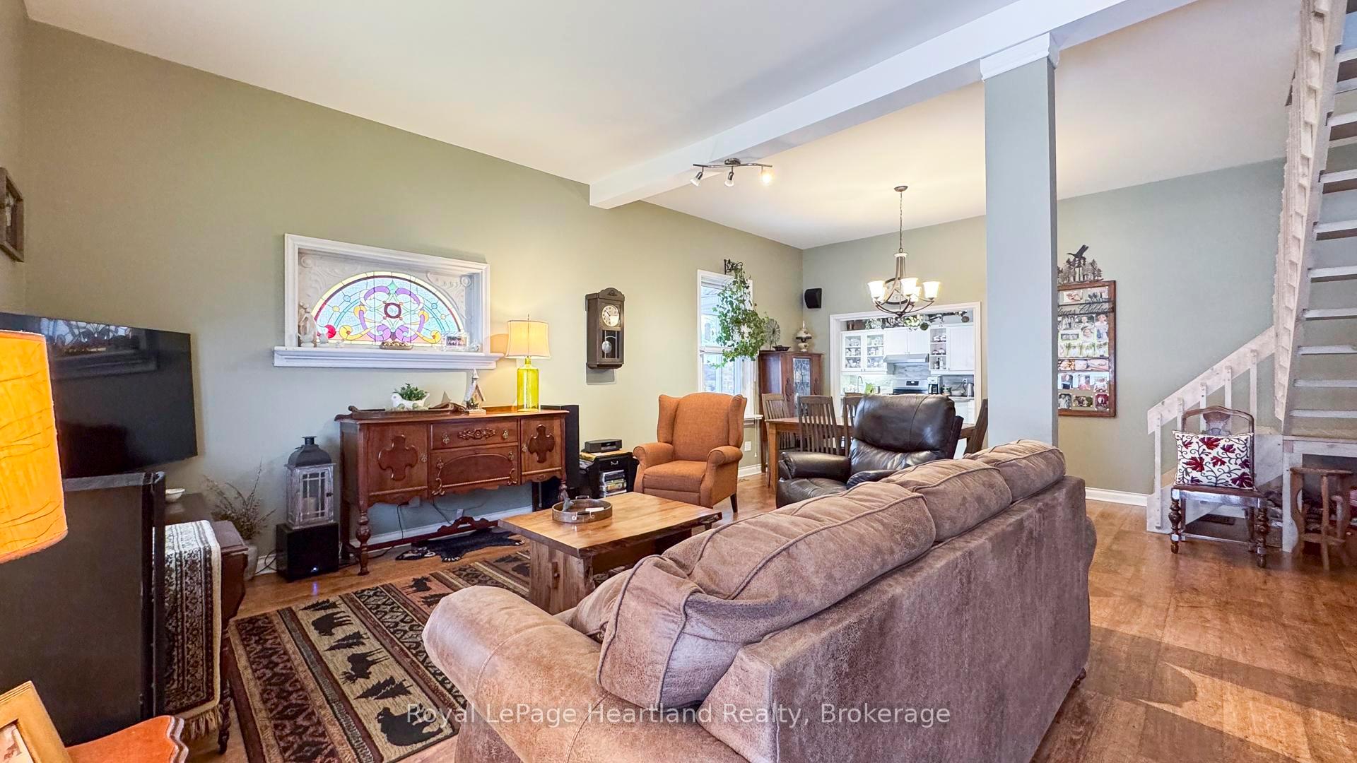 Photo 4 of 258 Edward Street, North Huron, Wingham — HOMEH