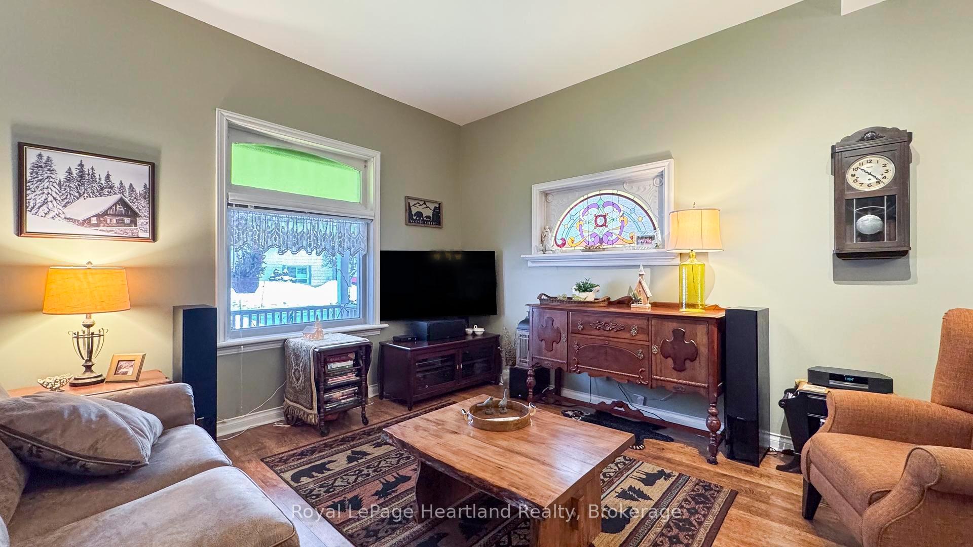 Photo 6 of 258 Edward Street, North Huron, Wingham — HOMEH