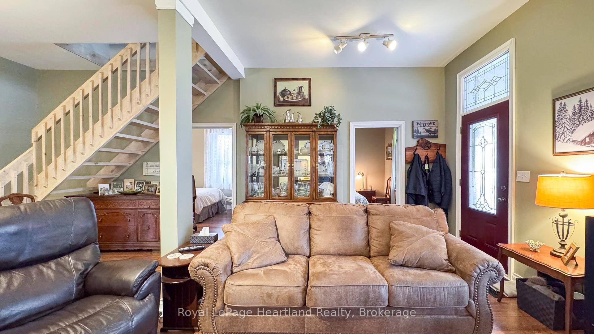 Photo 8 of 258 Edward Street, North Huron, Wingham — HOMEH