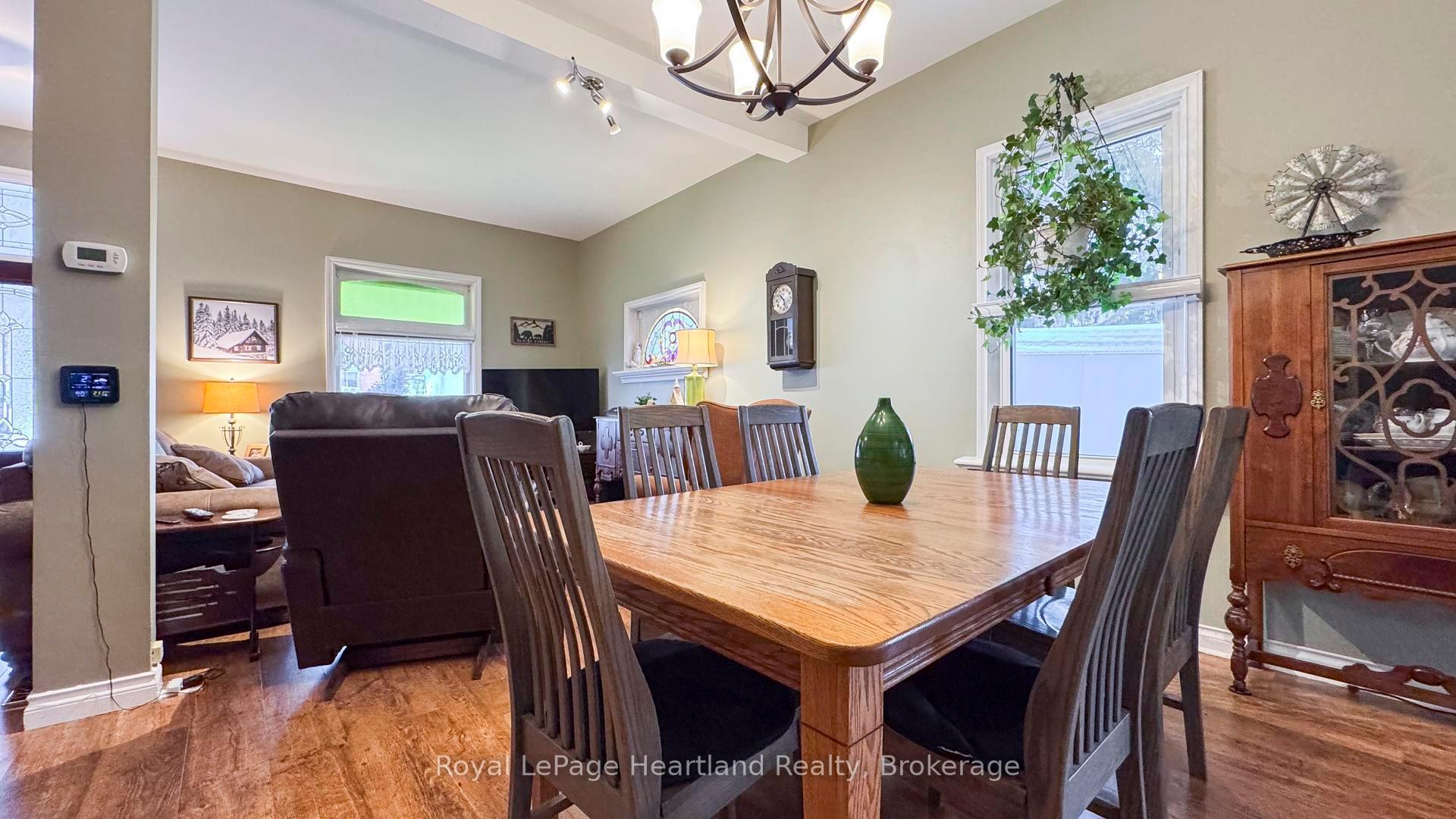 Photo 16 of 258 Edward Street, North Huron, Wingham — HOMEH