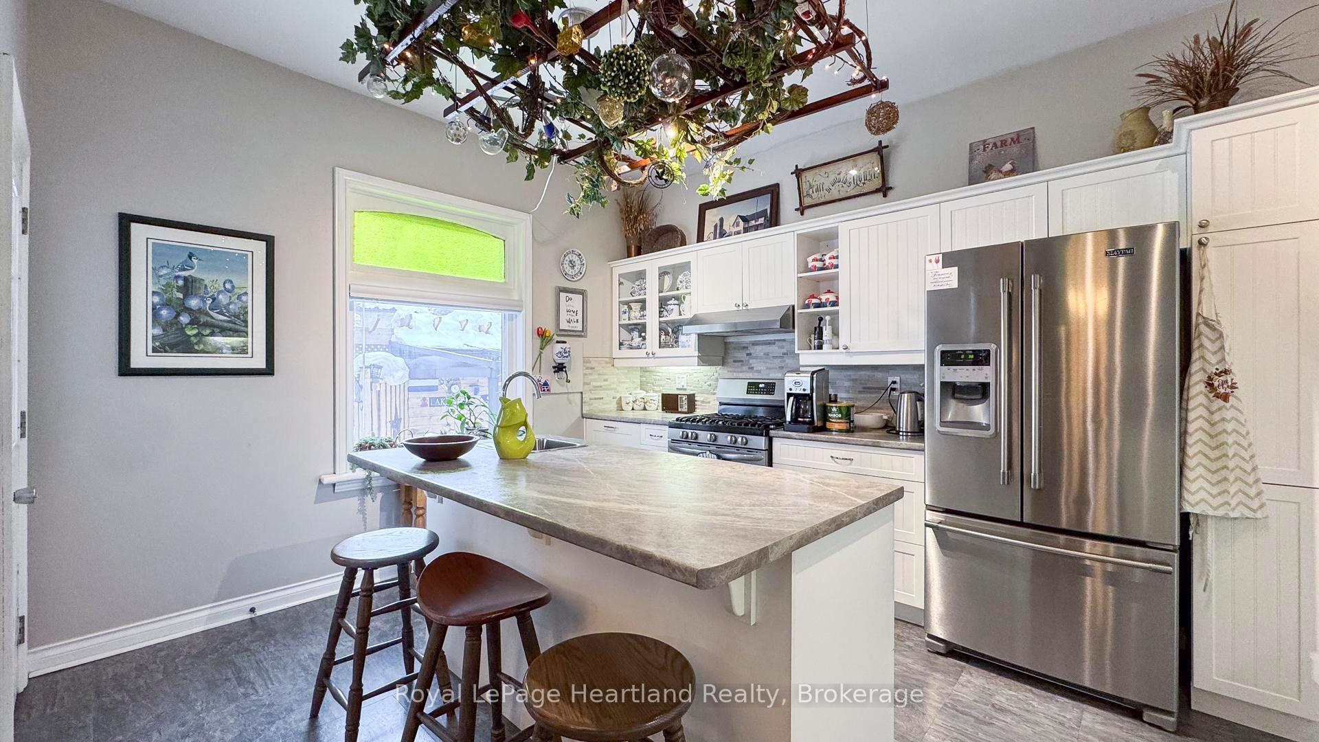 Photo 18 of 258 Edward Street, North Huron, Wingham — HOMEH