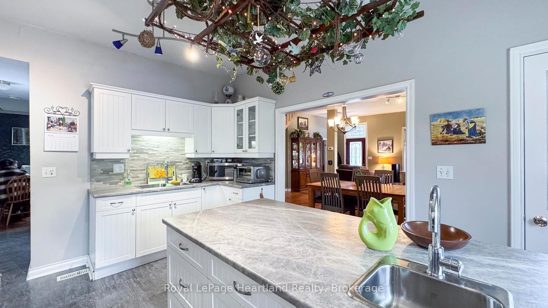 Photo 22 of 258 Edward Street, North Huron, Wingham — HOMEH