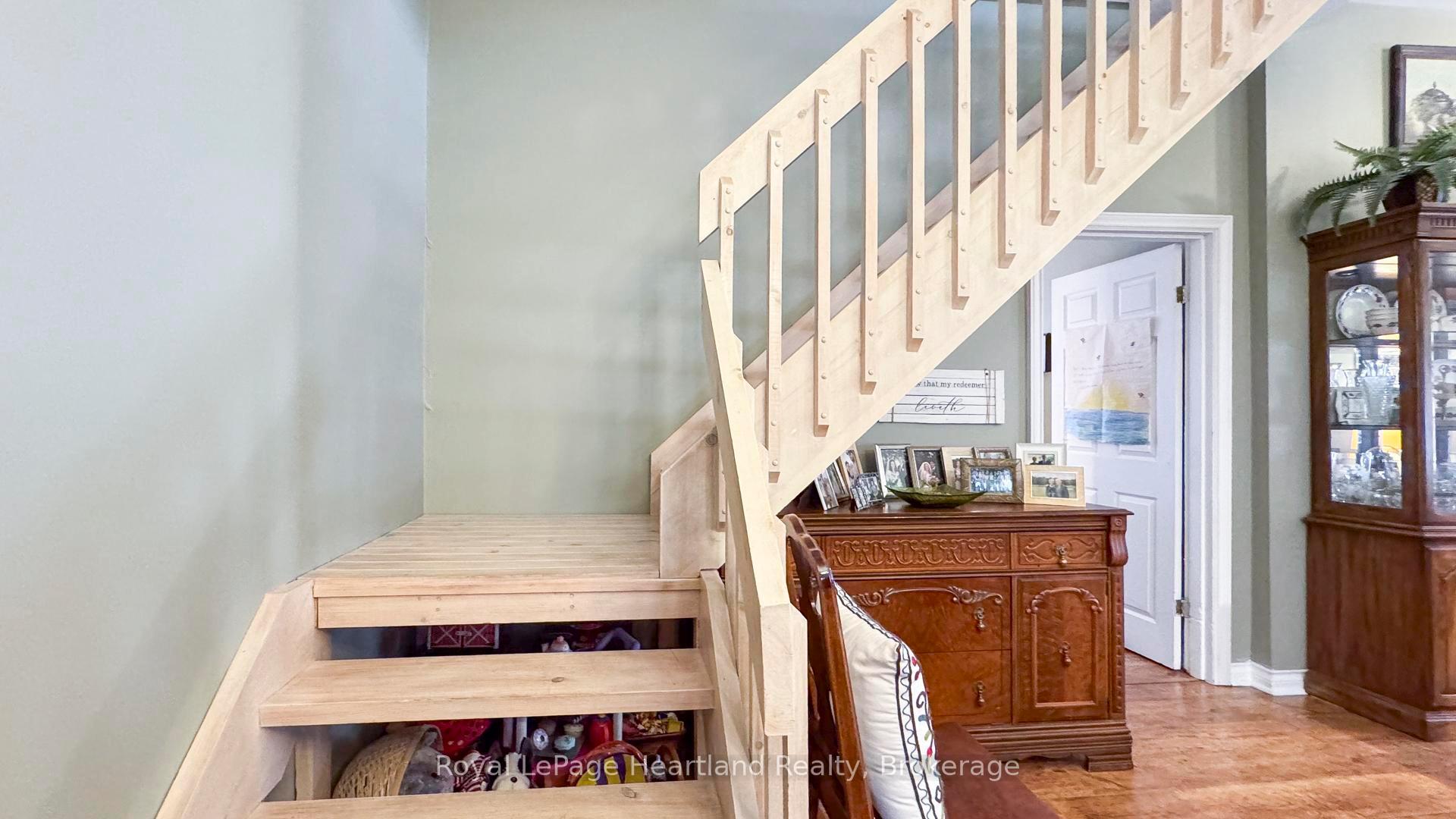 Photo 24 of 258 Edward Street, North Huron, Wingham — HOMEH