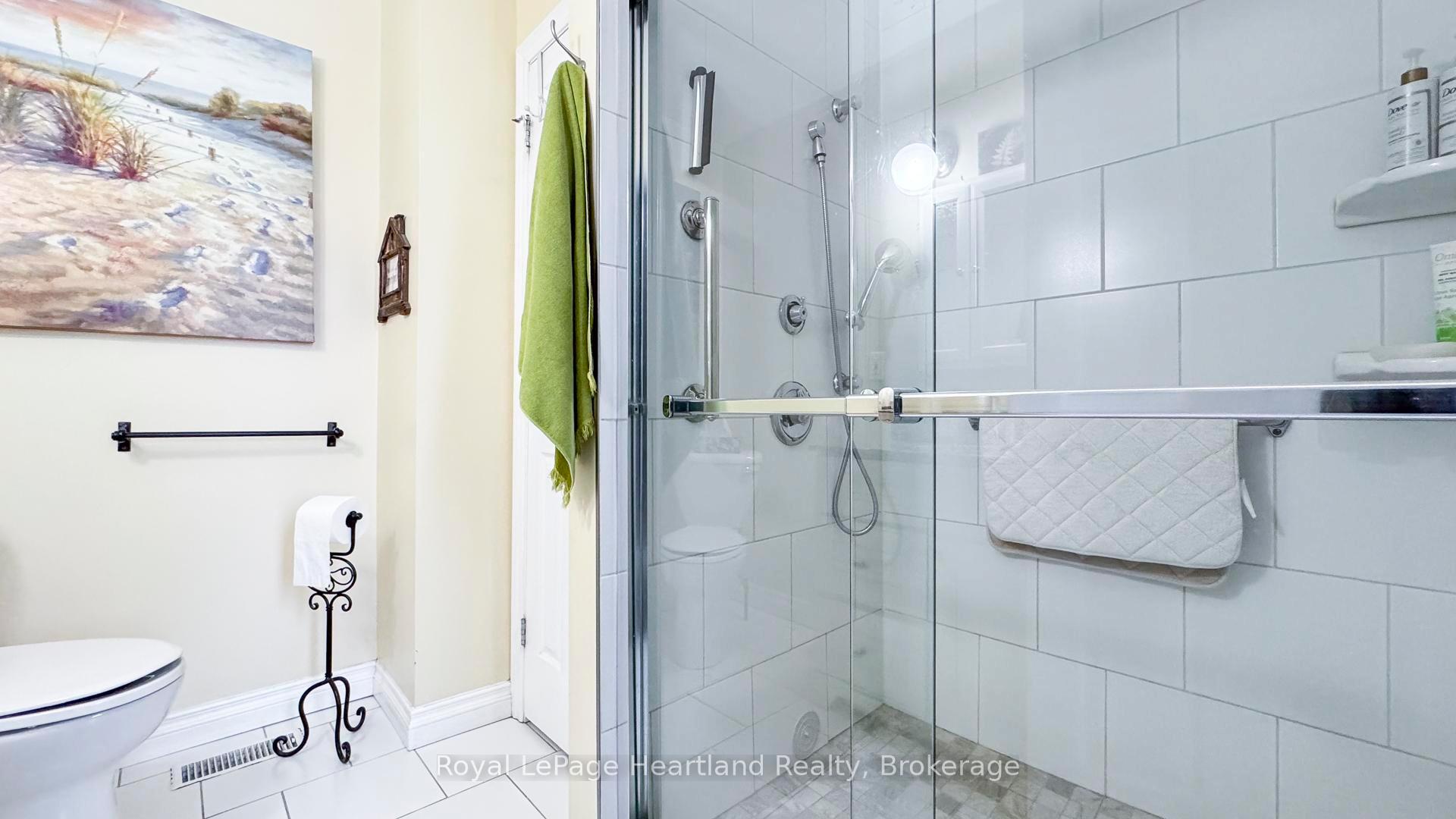 Photo 31 of 258 Edward Street, North Huron, Wingham — HOMEH