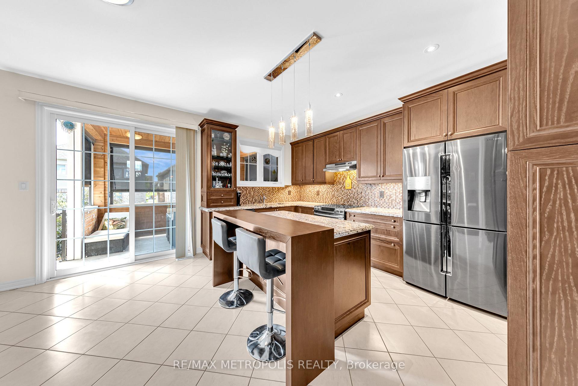 Photo 2 of 44 Atkinson Crescent, New Tecumseth, Alliston — HOMEH
