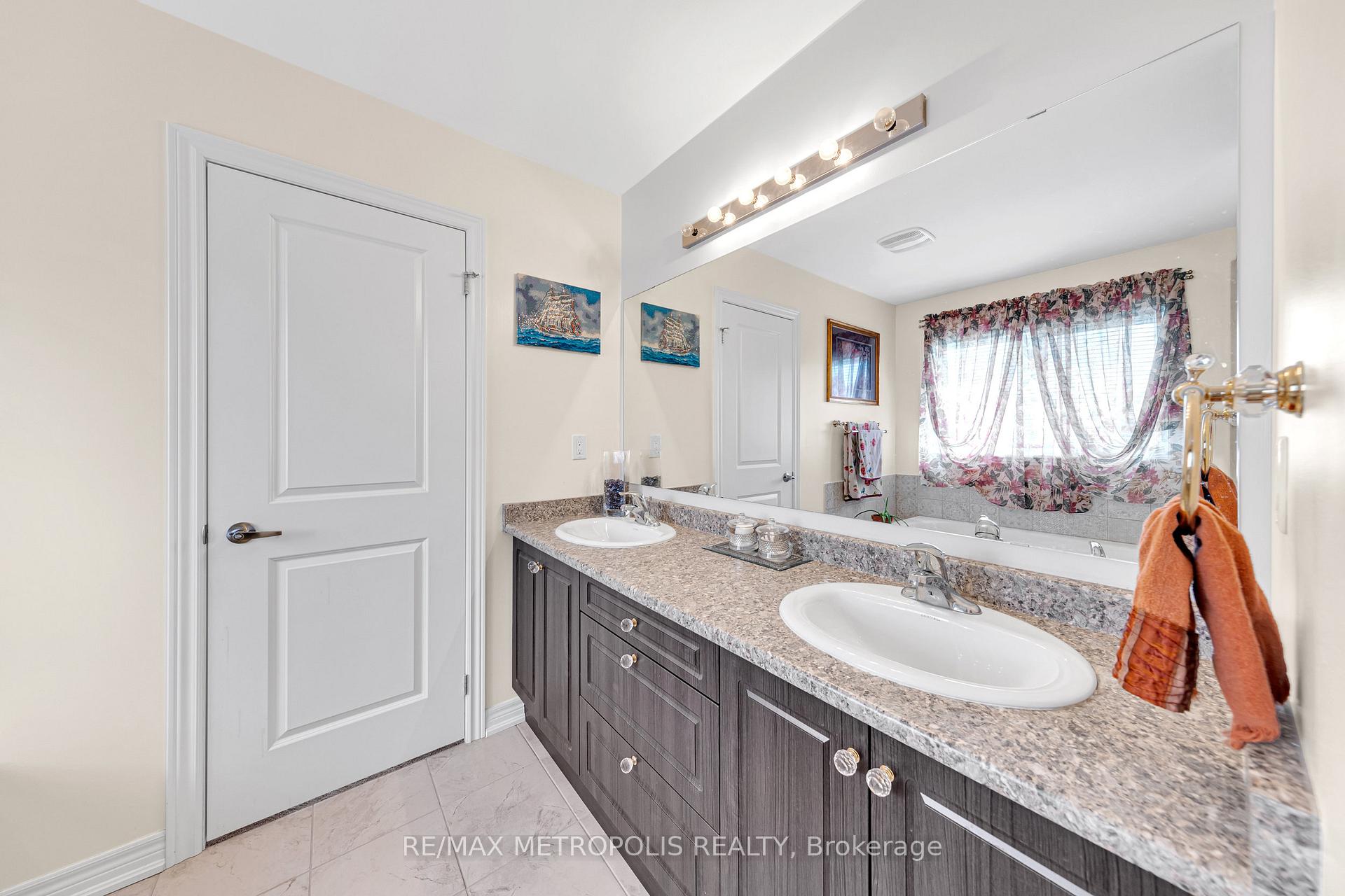 Photo 25 of 44 Atkinson Crescent, New Tecumseth, Alliston — HOMEH