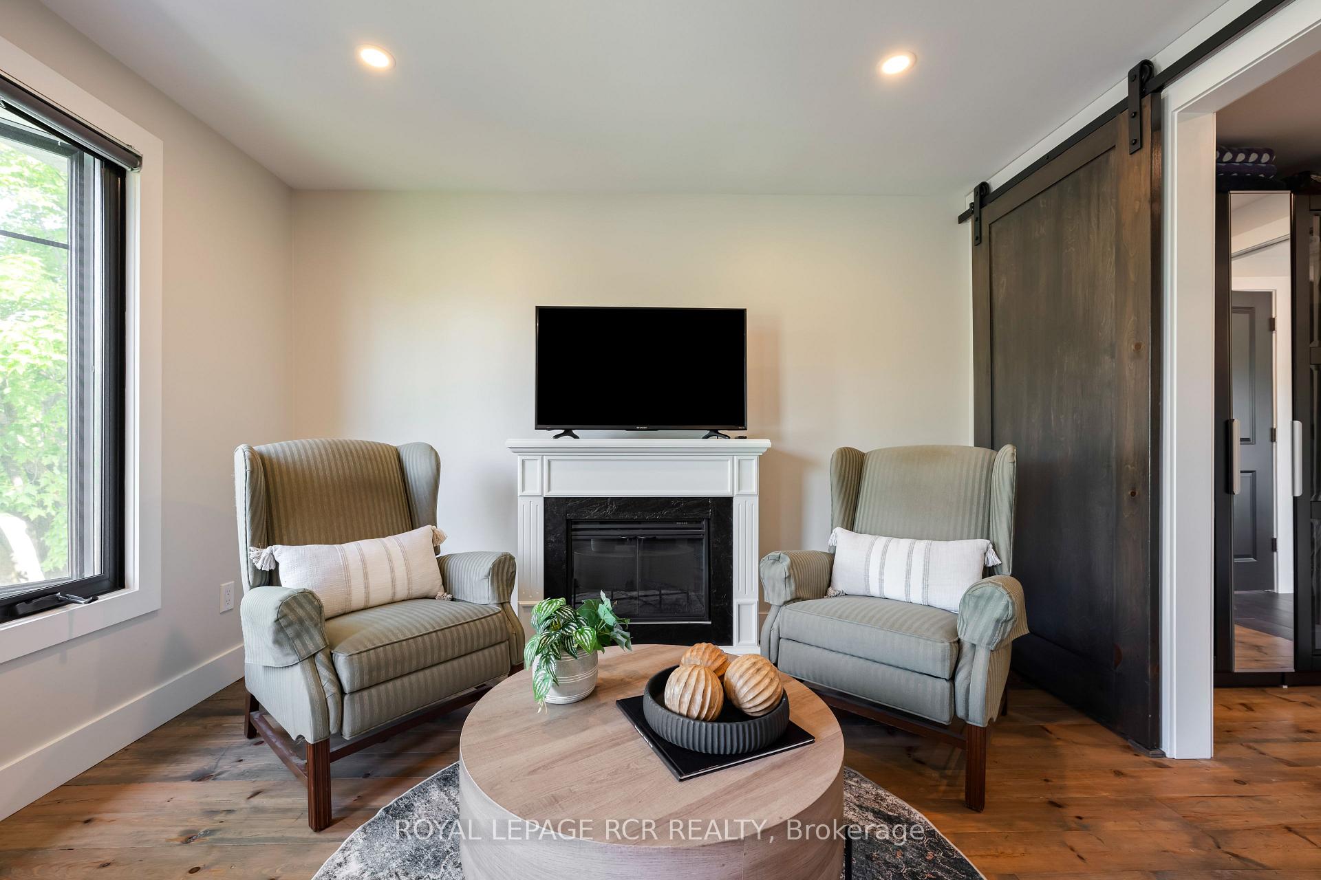 Photo 9 of 55 Rustic Crescent, Orangeville — HOMEH