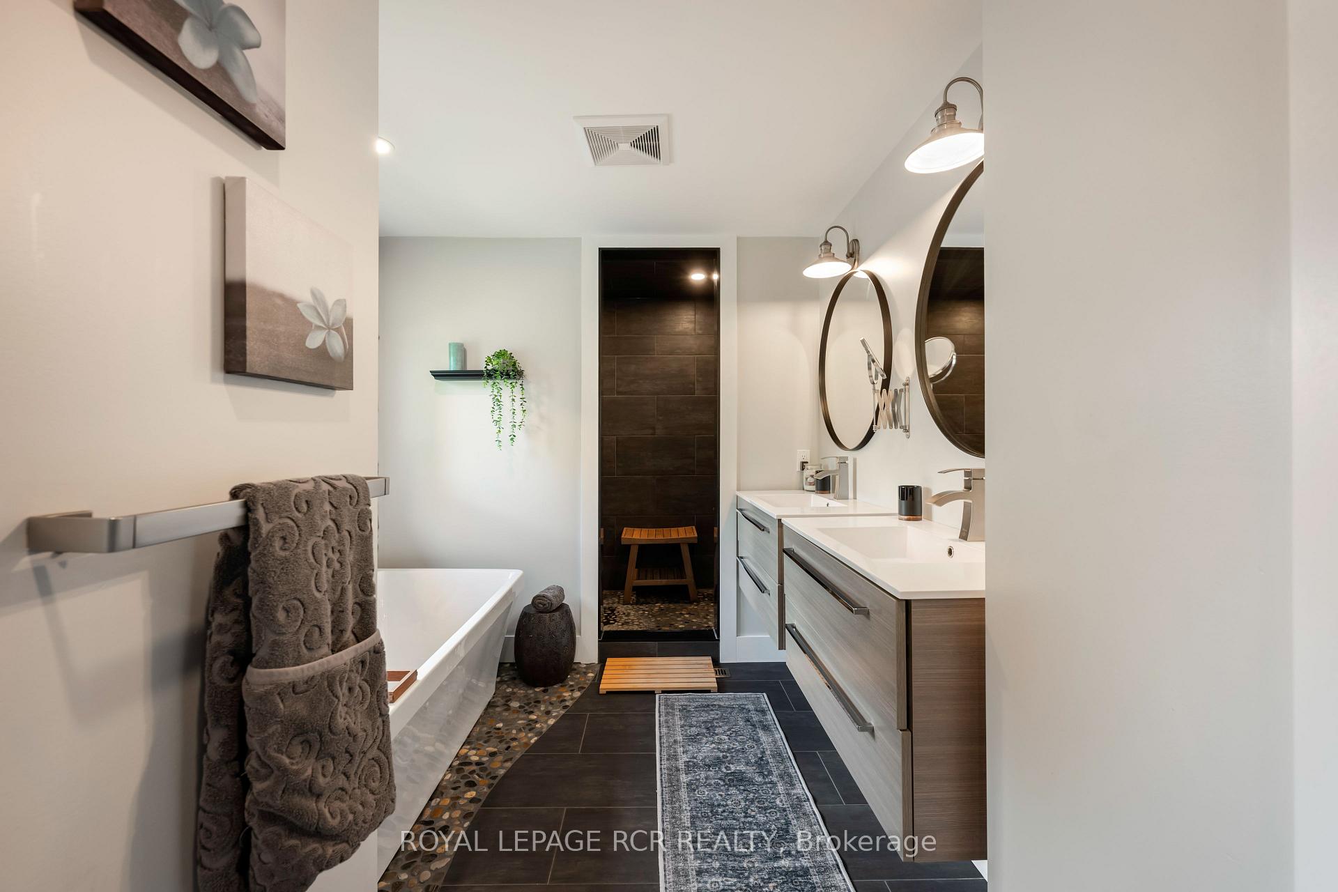Photo 6 of 55 Rustic Crescent, Orangeville — HOMEH