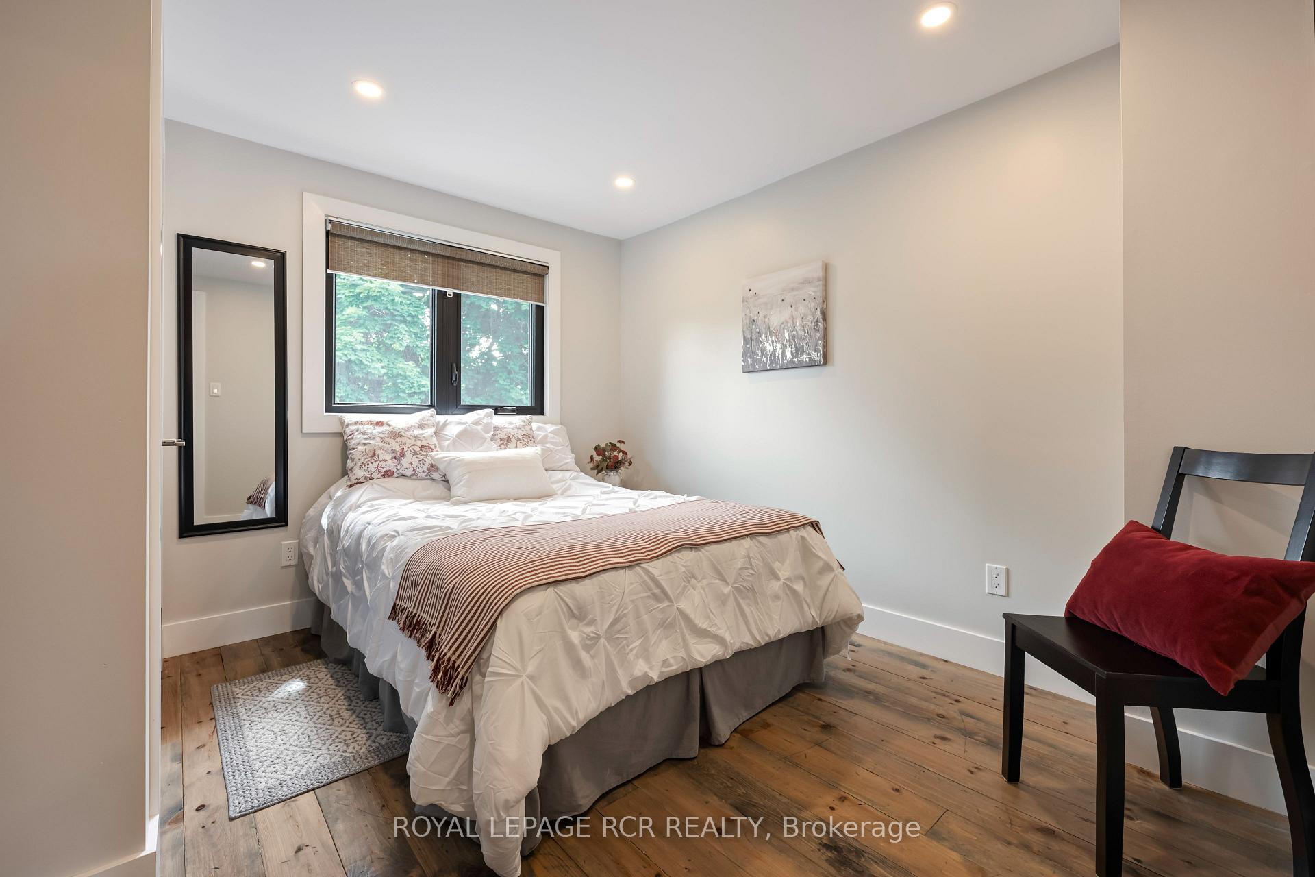 Photo 5 of 55 Rustic Crescent, Orangeville — HOMEH