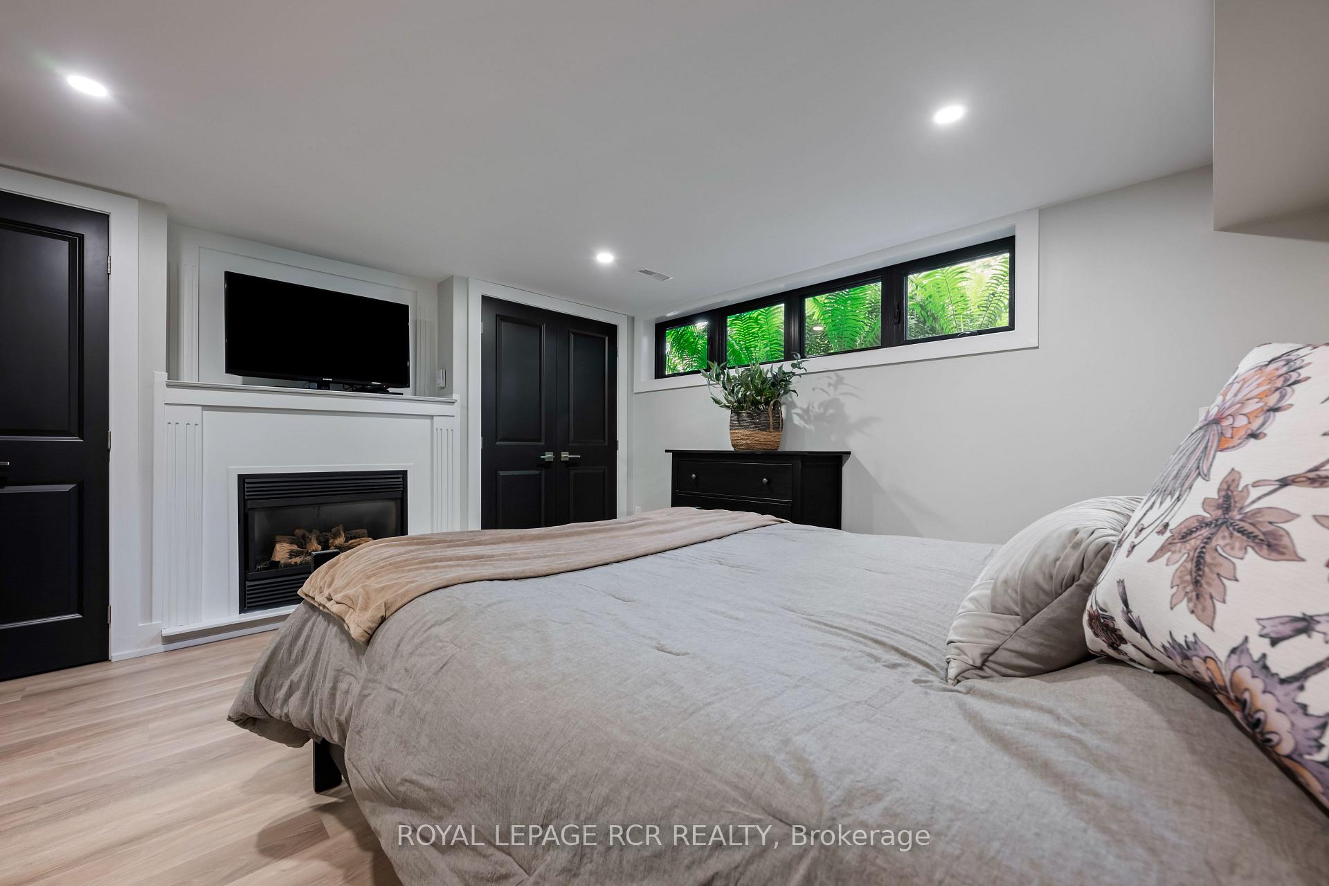 Photo 12 of 55 Rustic Crescent, Orangeville — HOMEH