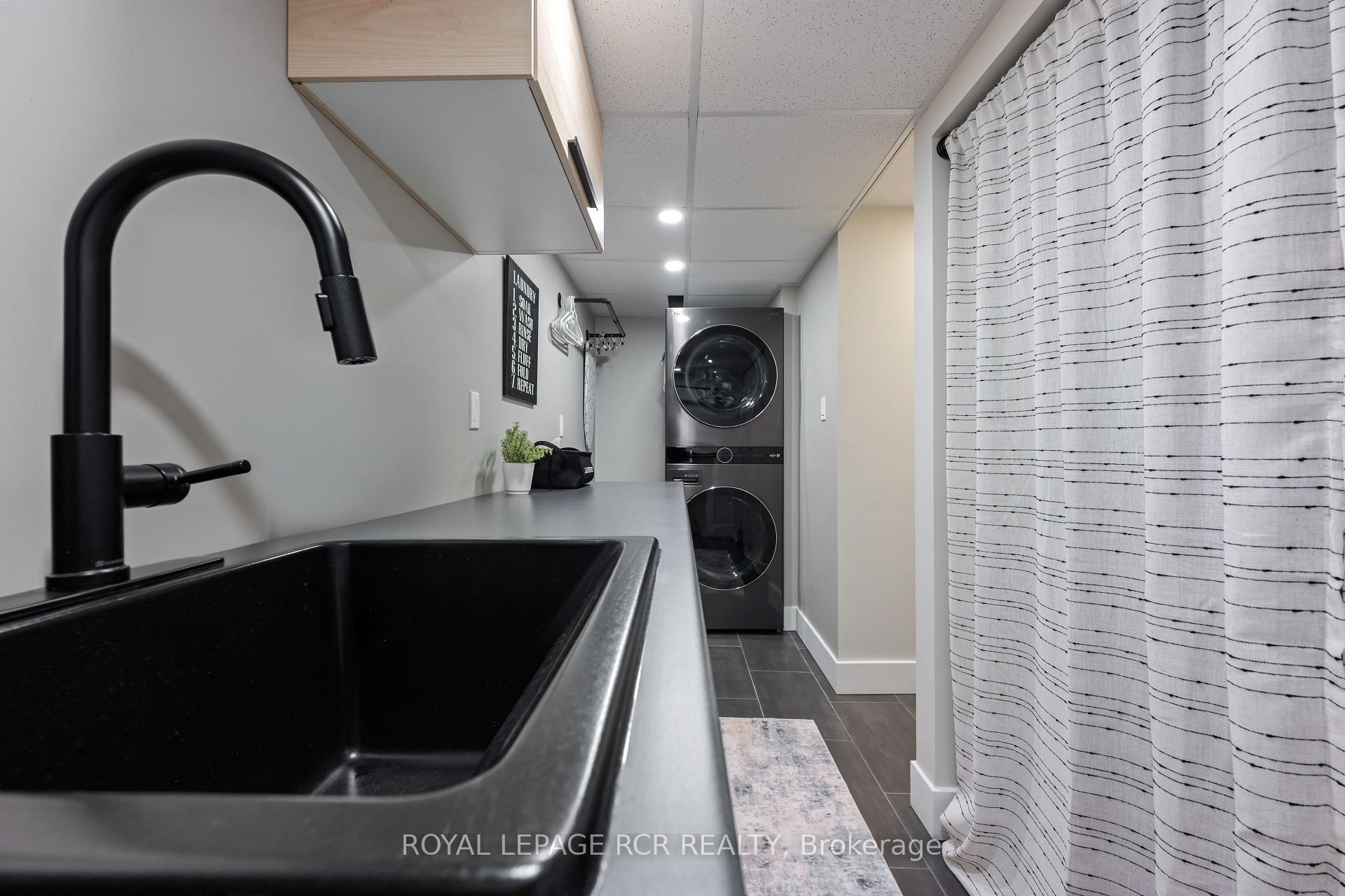 Photo 10 of 55 Rustic Crescent, Orangeville — HOMEH