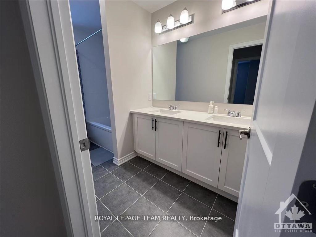 Photo 14 of 722 Vennecy Terrace, Ottawa, Chapel Hill South - Orleans Village — HOMEH