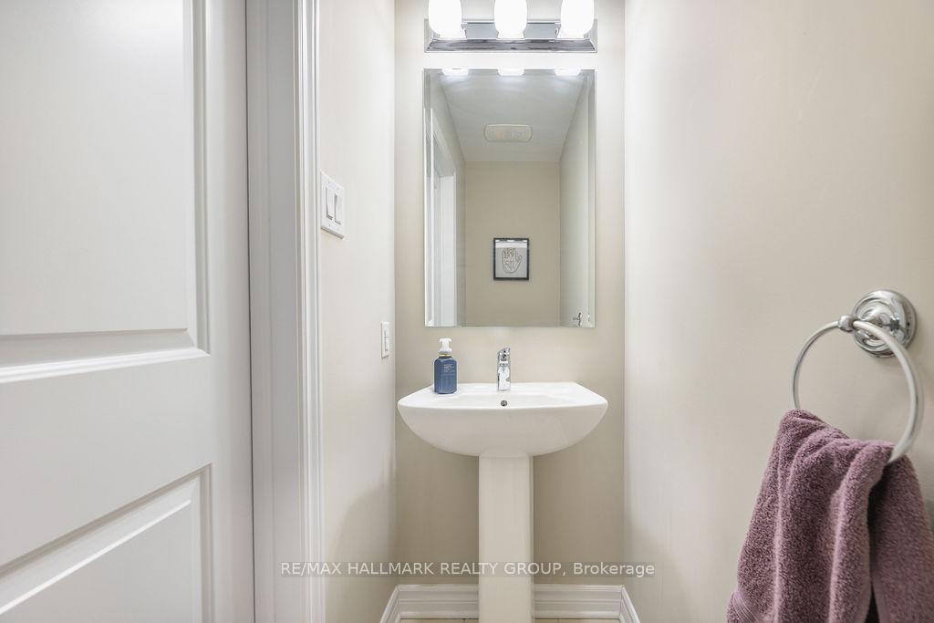 Photo 5 of 215 Yellowcress Way, Ottawa, Avalon West — HOMEH