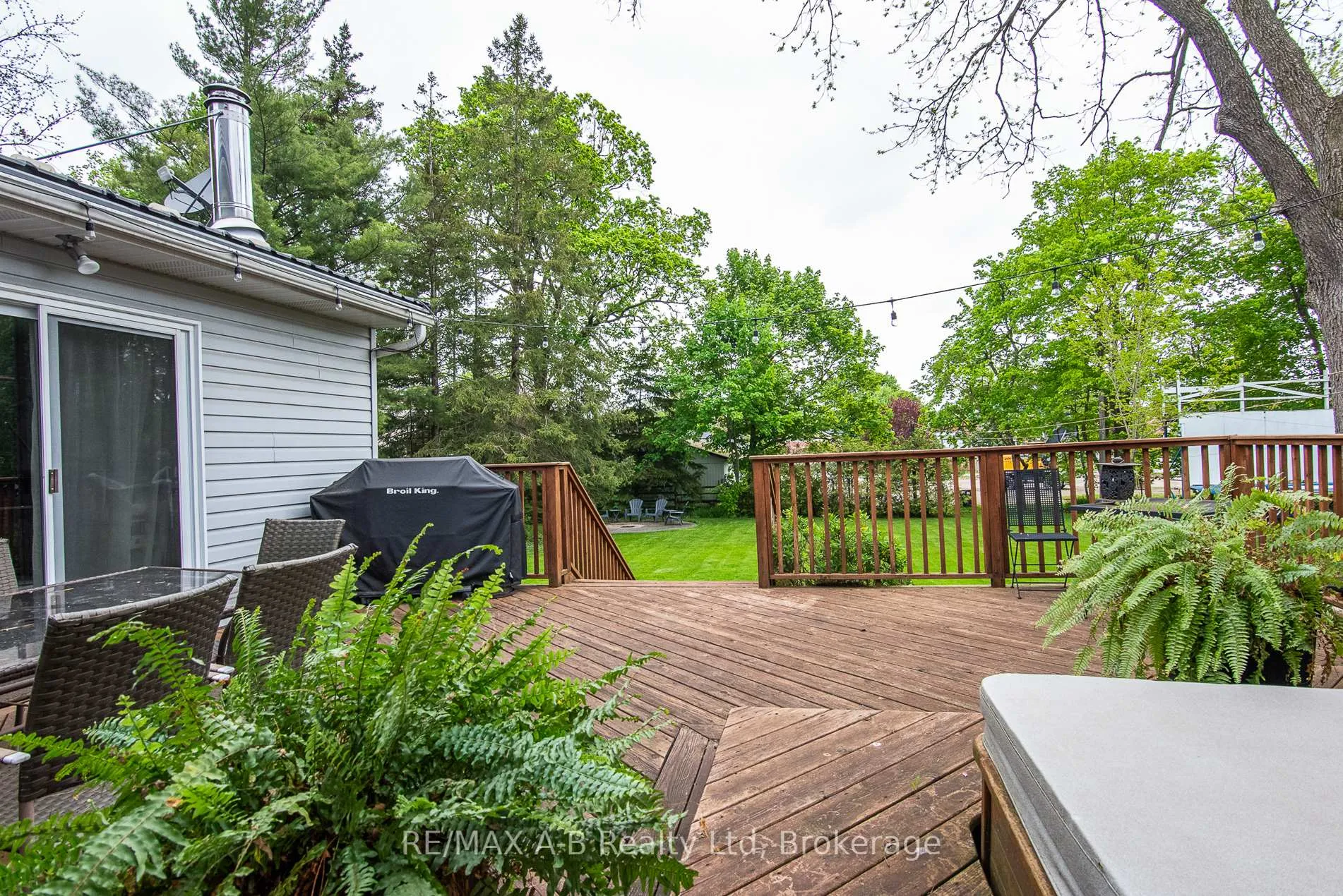 Photo 6 of 22 Mill Street E, Perth East, Milverton — HOMEH