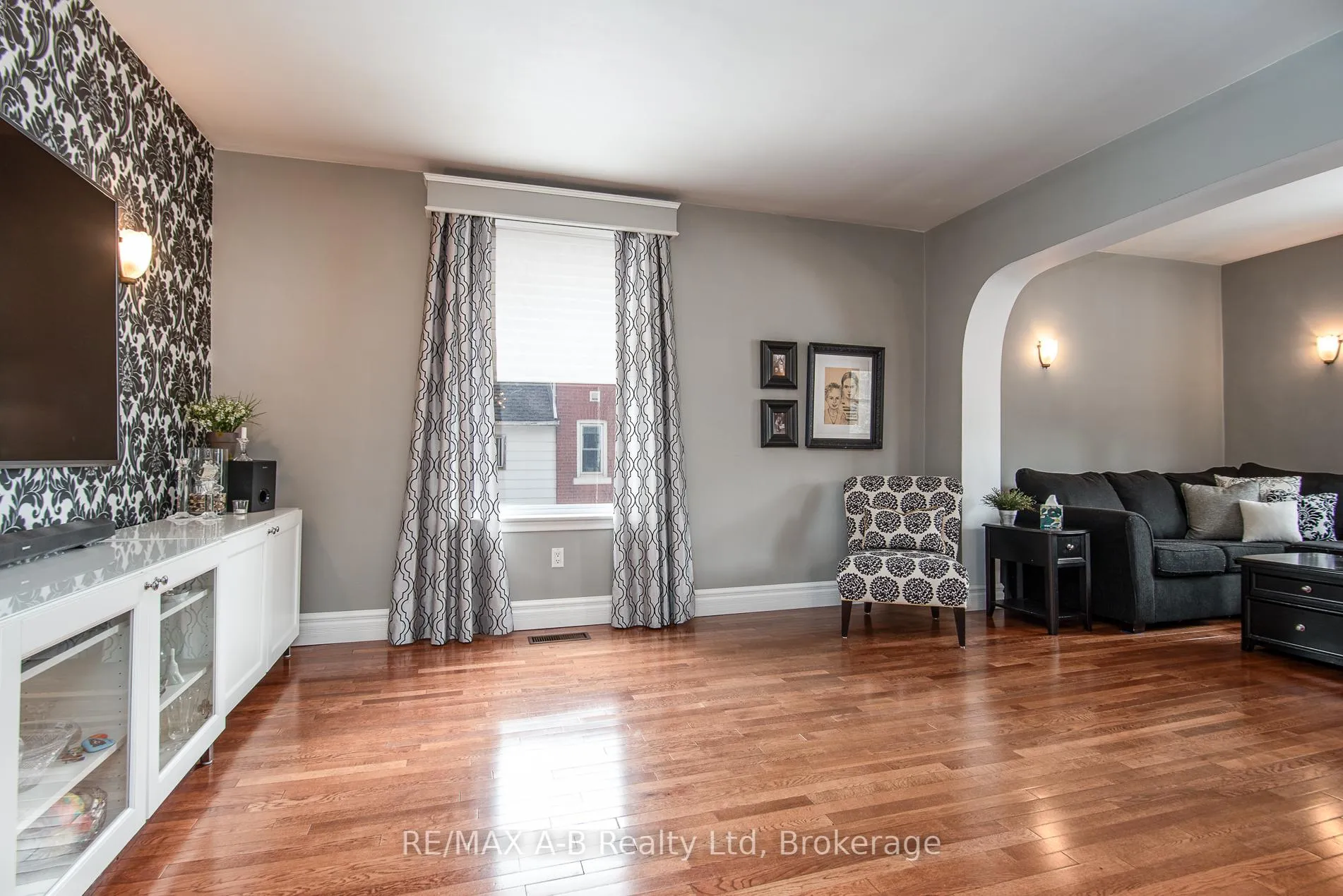 Photo 7 of 22 Mill Street E, Perth East, Milverton — HOMEH