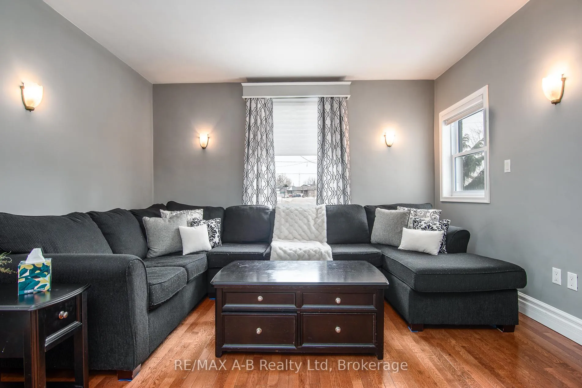 Photo 8 of 22 Mill Street E, Perth East, Milverton — HOMEH