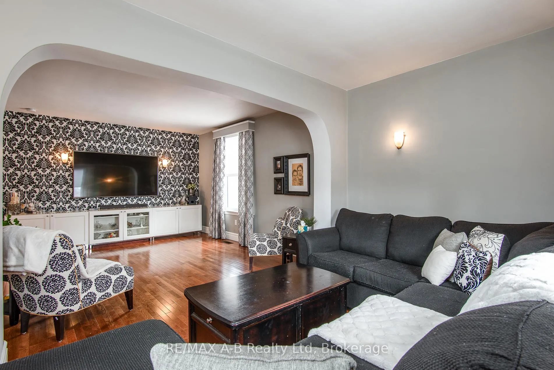 Photo 9 of 22 Mill Street E, Perth East, Milverton — HOMEH