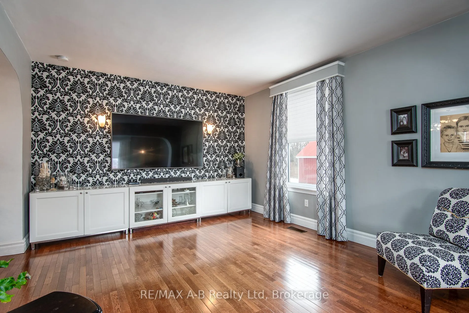 Photo 10 of 22 Mill Street E, Perth East, Milverton — HOMEH