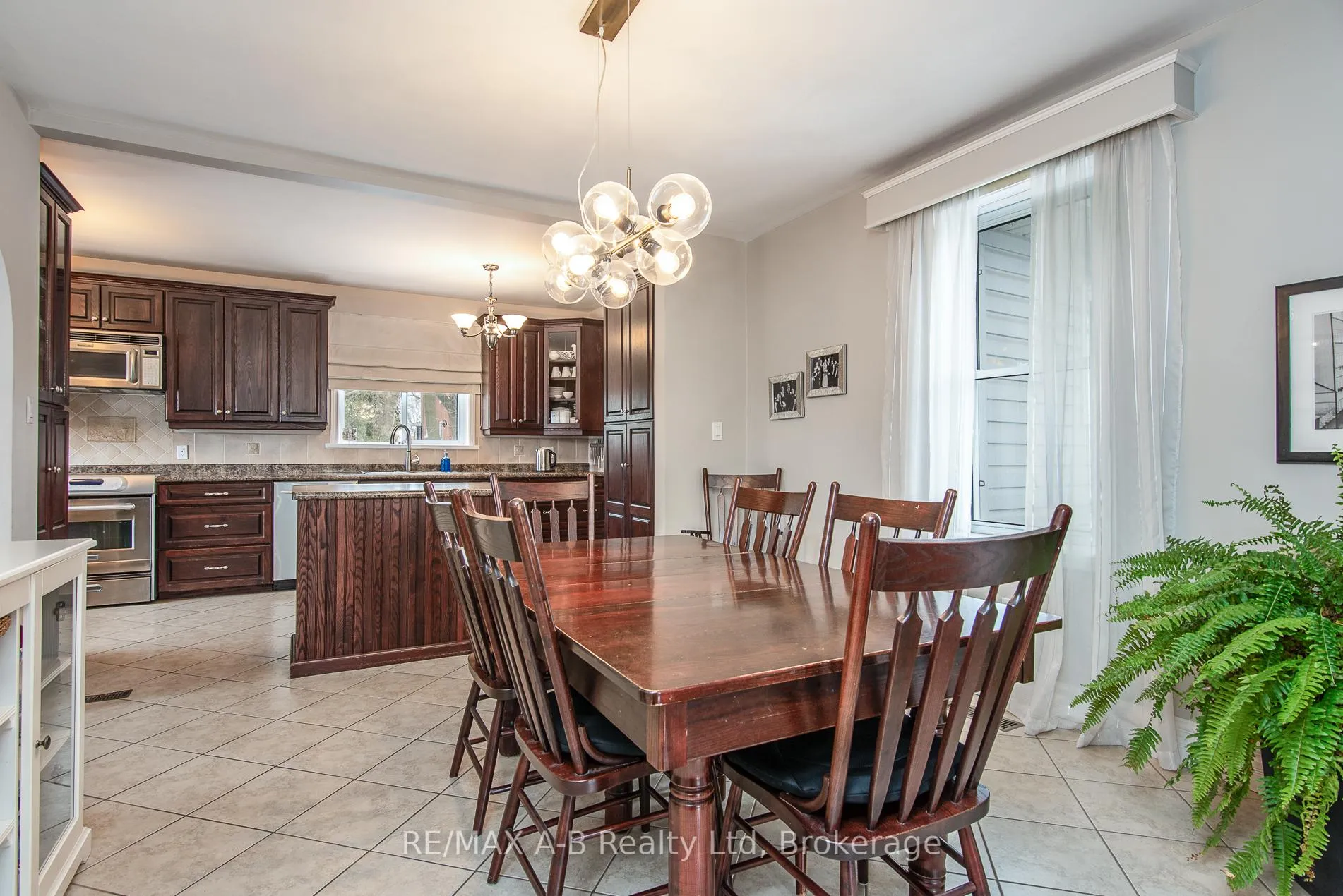 Photo 11 of 22 Mill Street E, Perth East, Milverton — HOMEH
