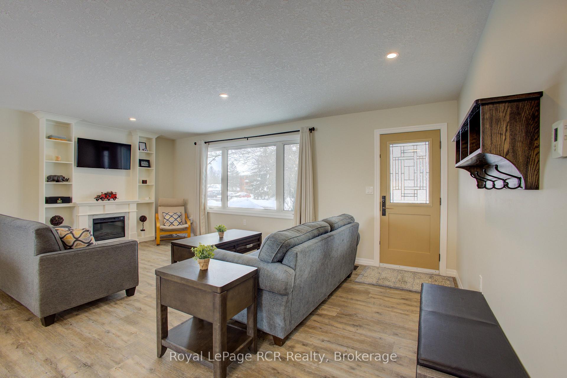 Photo 8 of 620 Elm Avenue N, North Perth, Listowel — HOMEH