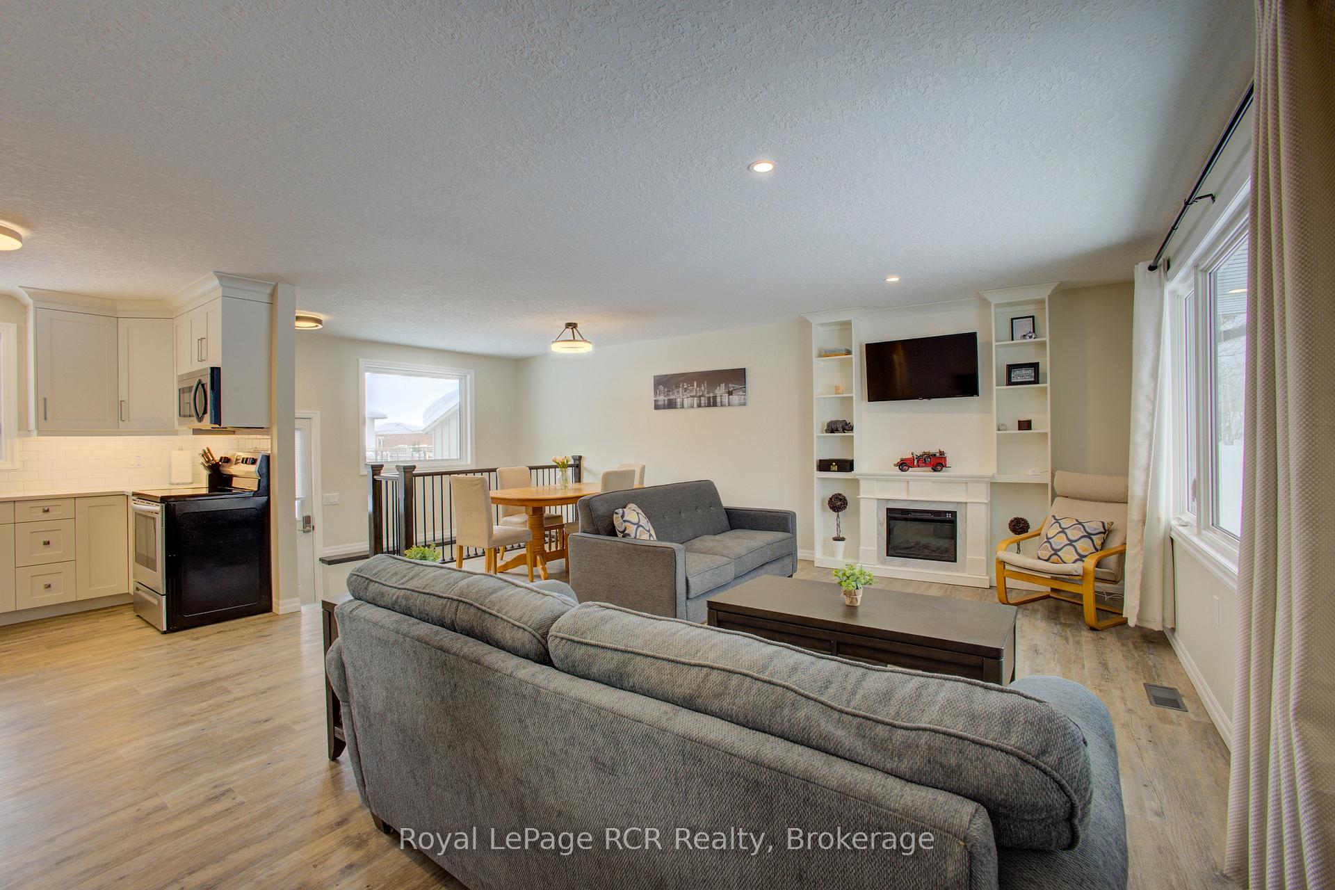 Photo 9 of 620 Elm Avenue N, North Perth, Listowel — HOMEH