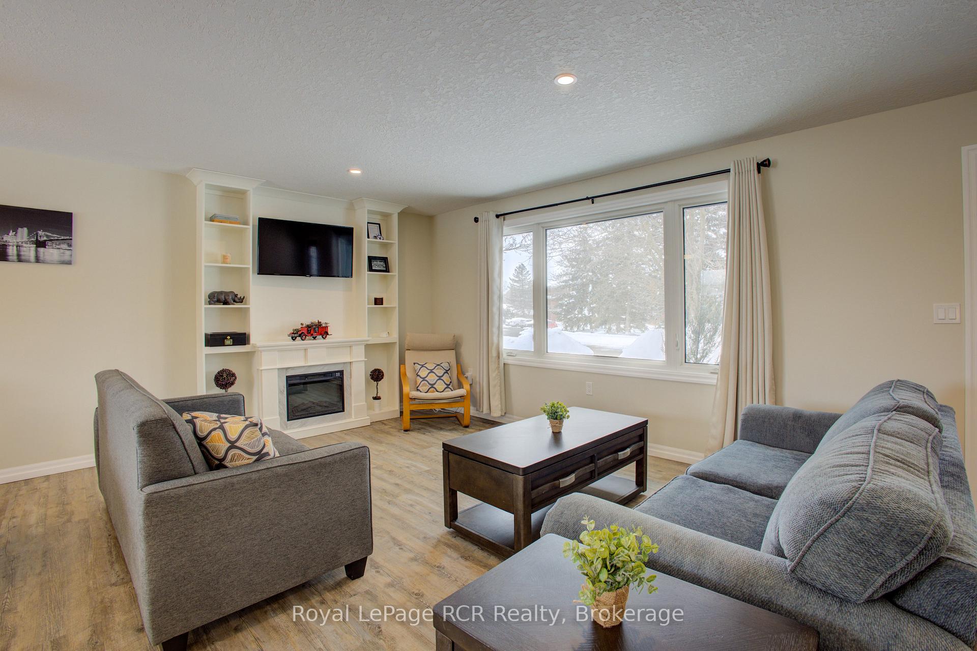 Photo 11 of 620 Elm Avenue N, North Perth, Listowel — HOMEH