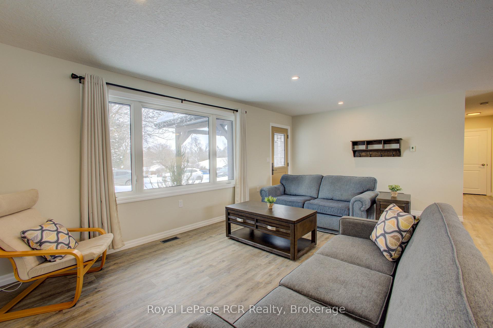 Photo 12 of 620 Elm Avenue N, North Perth, Listowel — HOMEH