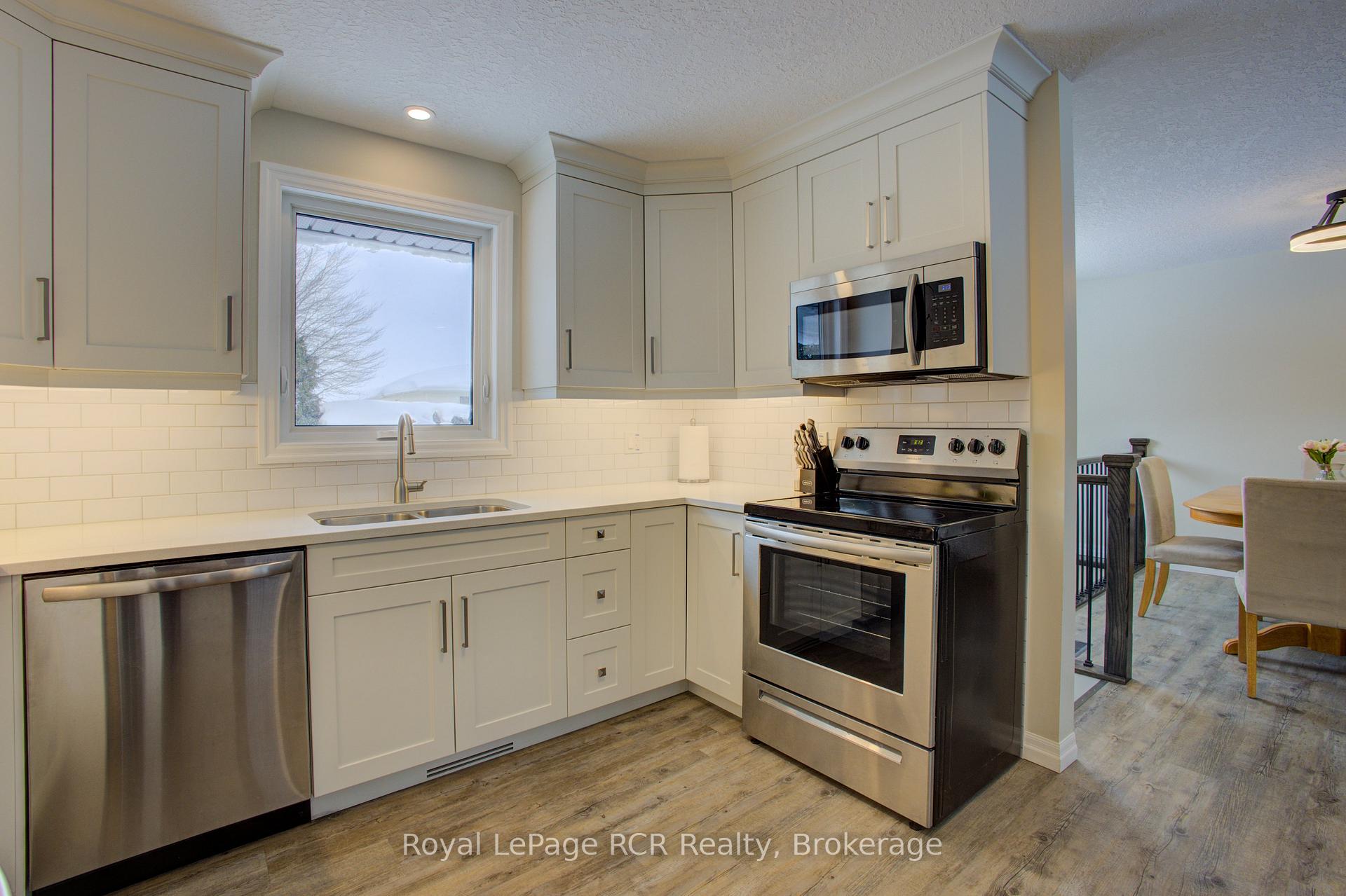 Photo 18 of 620 Elm Avenue N, North Perth, Listowel — HOMEH