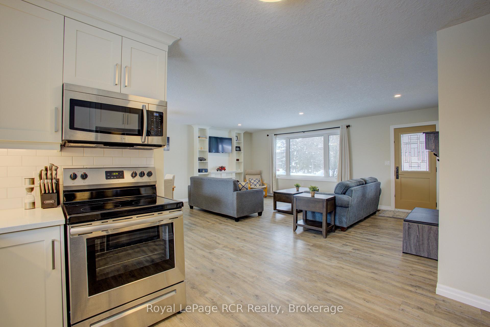 Photo 19 of 620 Elm Avenue N, North Perth, Listowel — HOMEH