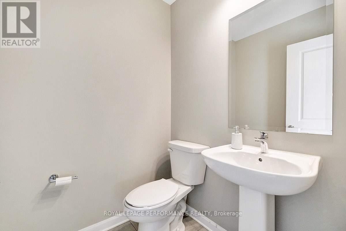 Photo 3 of 114 Aquarium Avenue, Ottawa, Avalon West — HOMEH