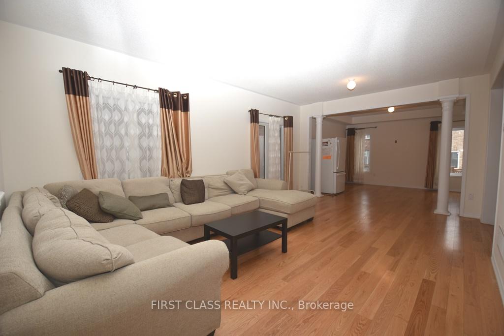 Photo 4 of 70 Peshawar Avenue, Markham, Village Green-South Unionville — HOMEH