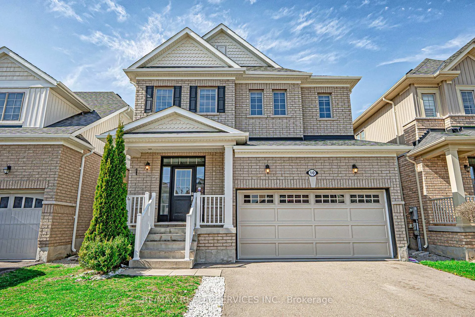 Front of 10 Mccabe Lane
