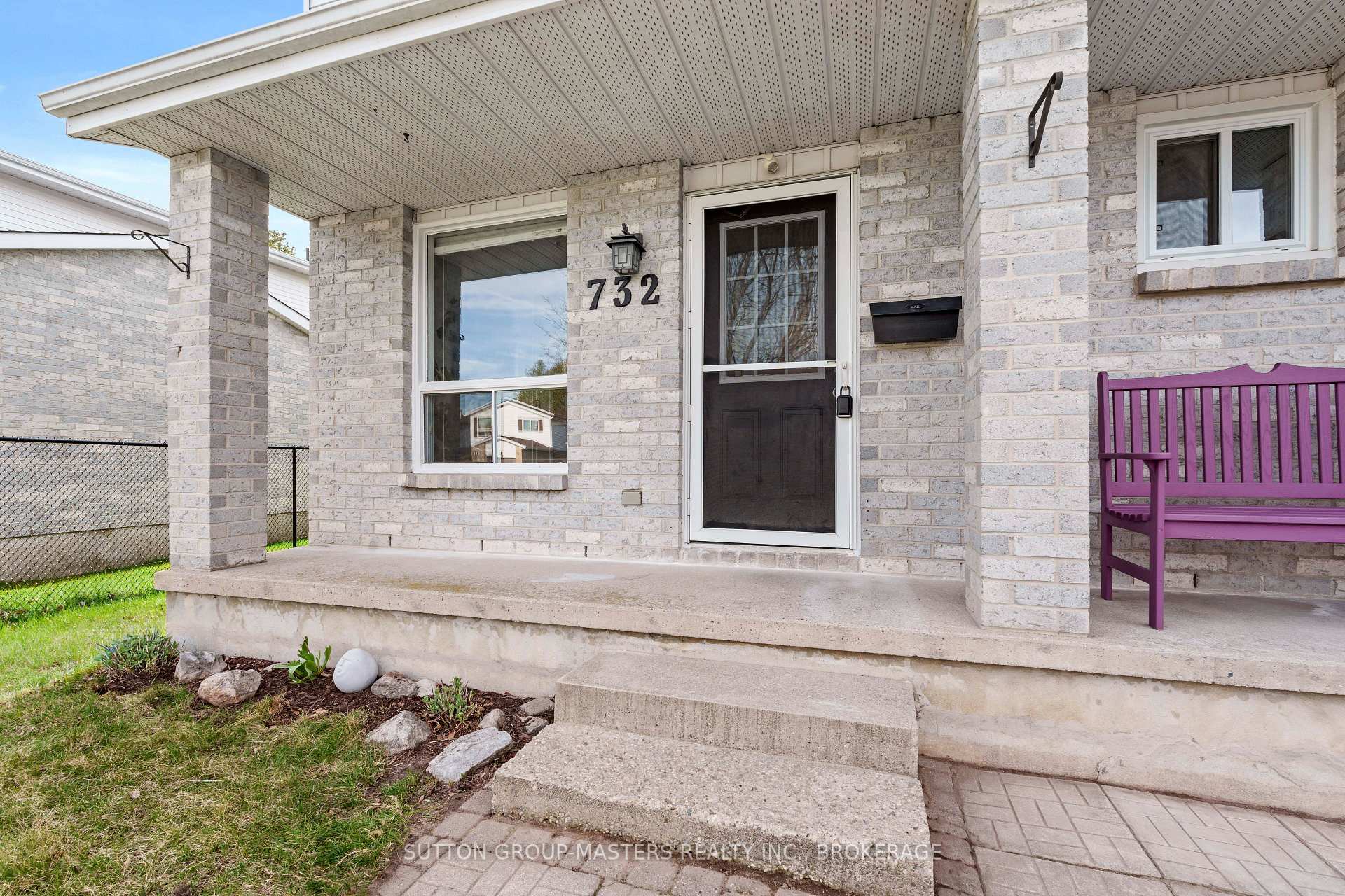Photo 3 of 732 Cedarwood Drive, Kingston, City Northwest — HOMEH