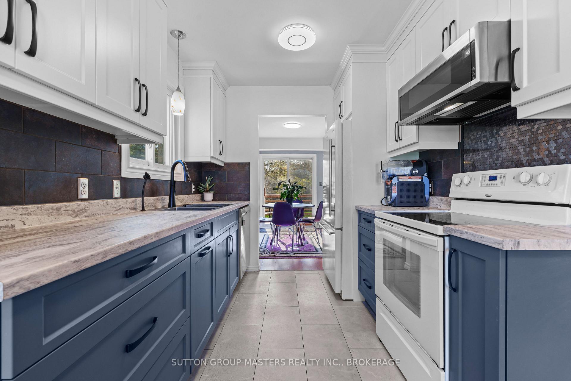 Photo 7 of 732 Cedarwood Drive, Kingston, City Northwest — HOMEH