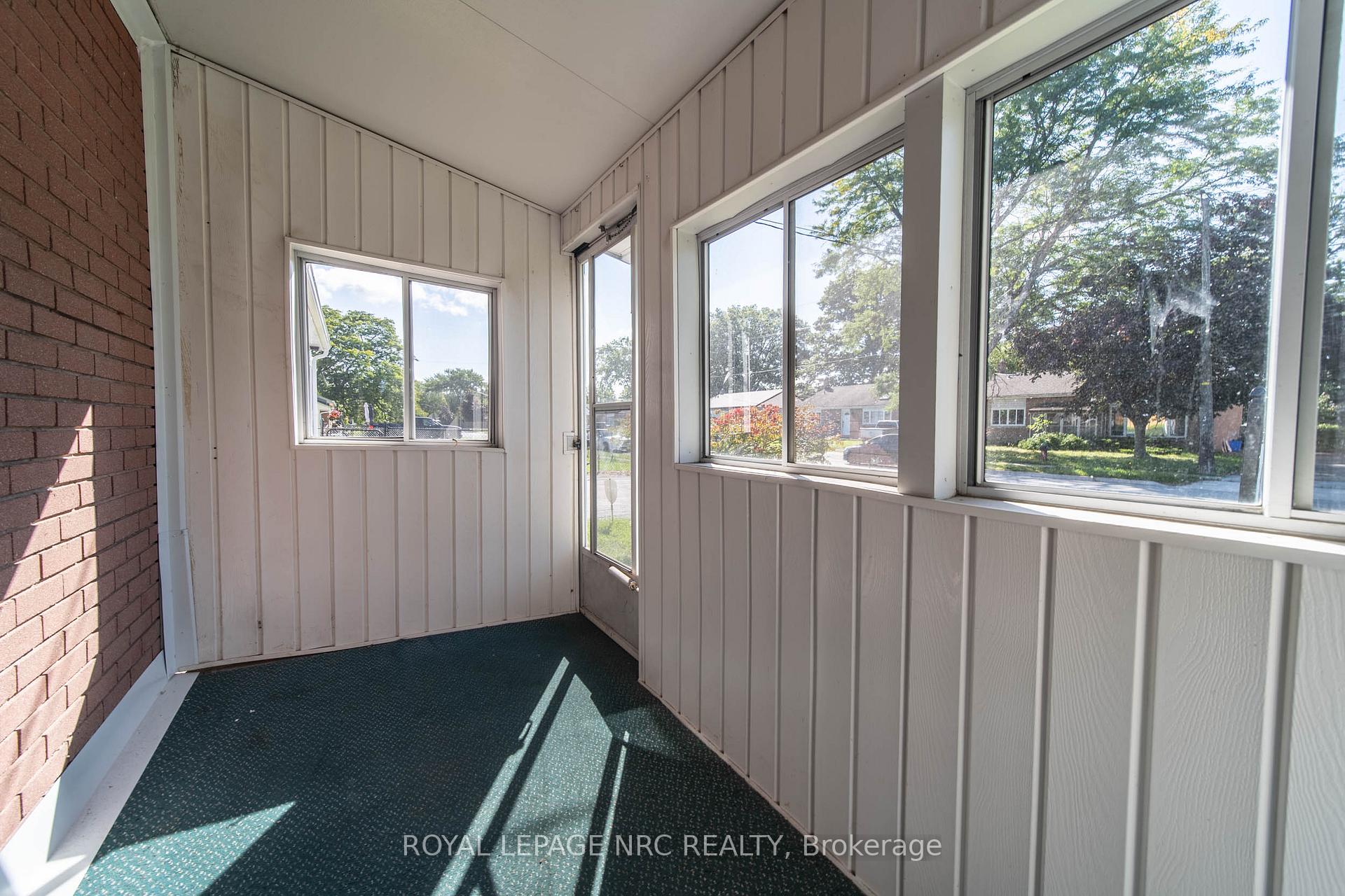 Photo 2 of 6809 Jill Drive, Niagara Falls, Oldfield — HOMEH