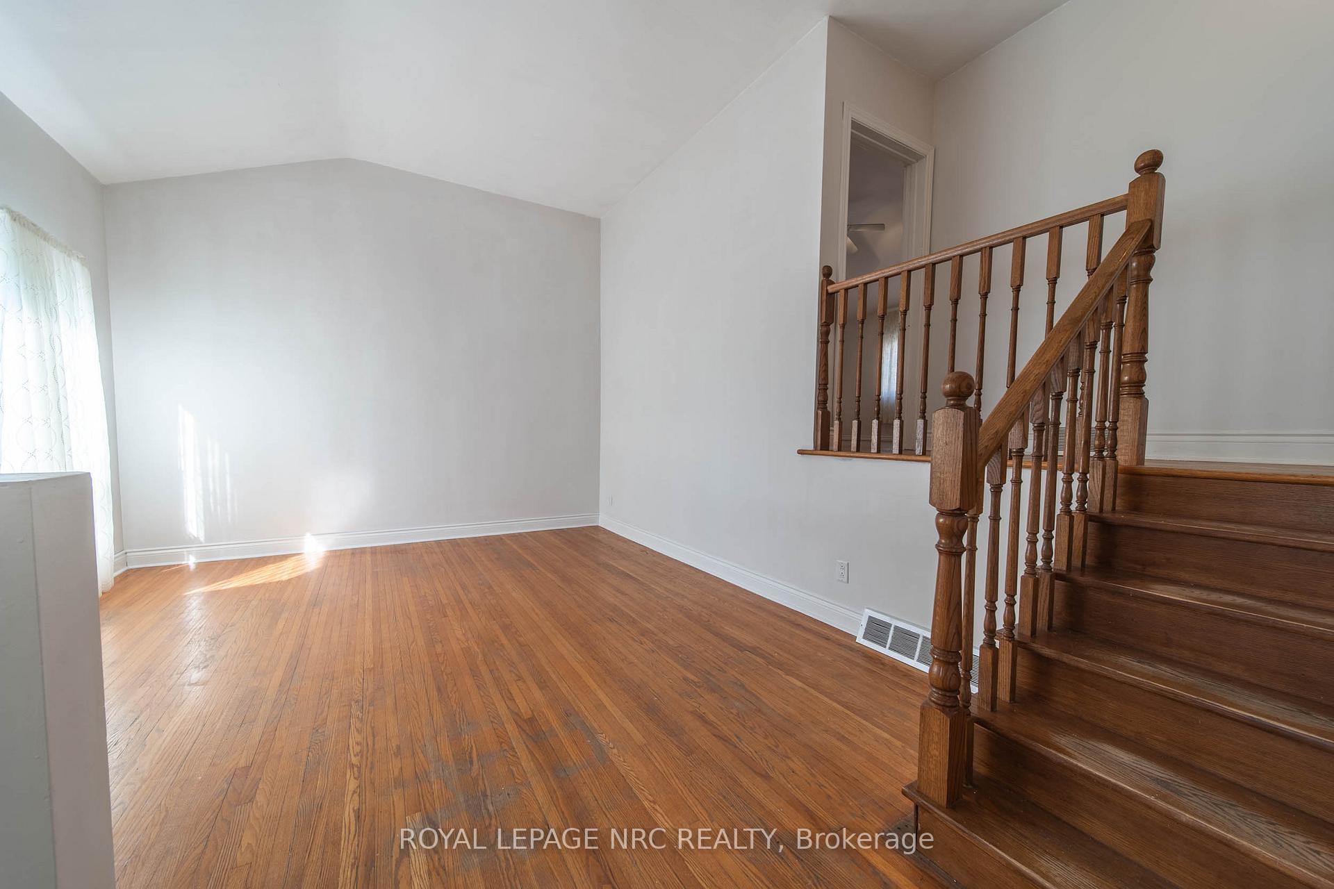 Photo 4 of 6809 Jill Drive, Niagara Falls, Oldfield — HOMEH