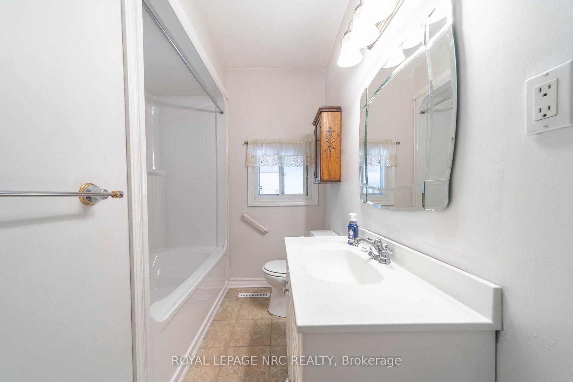 Photo 13 of 6809 Jill Drive, Niagara Falls, Oldfield — HOMEH