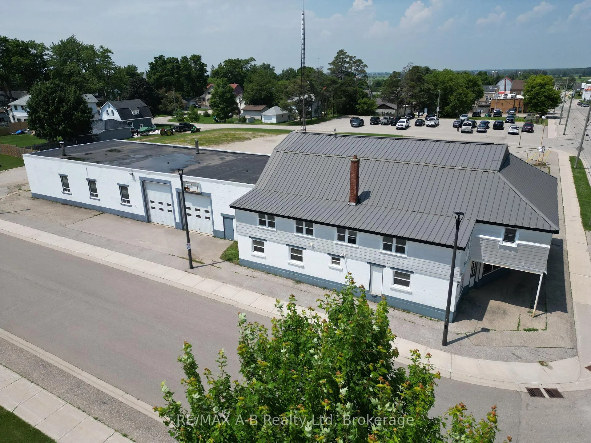 Front of 15 Mill Street E