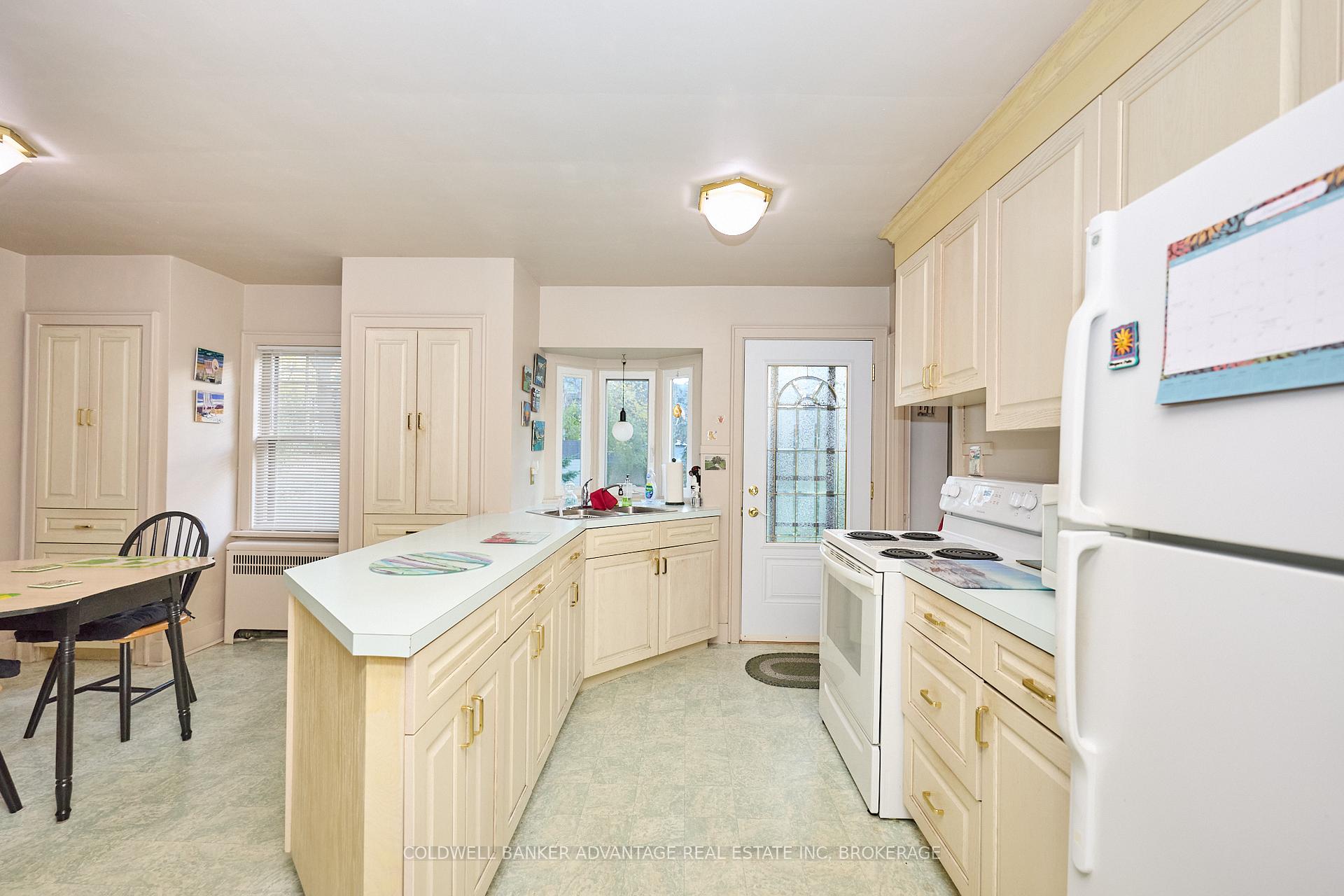 Photo 11 of 4900 Simcoe Street, Niagara Falls, Cherrywood — HOMEH