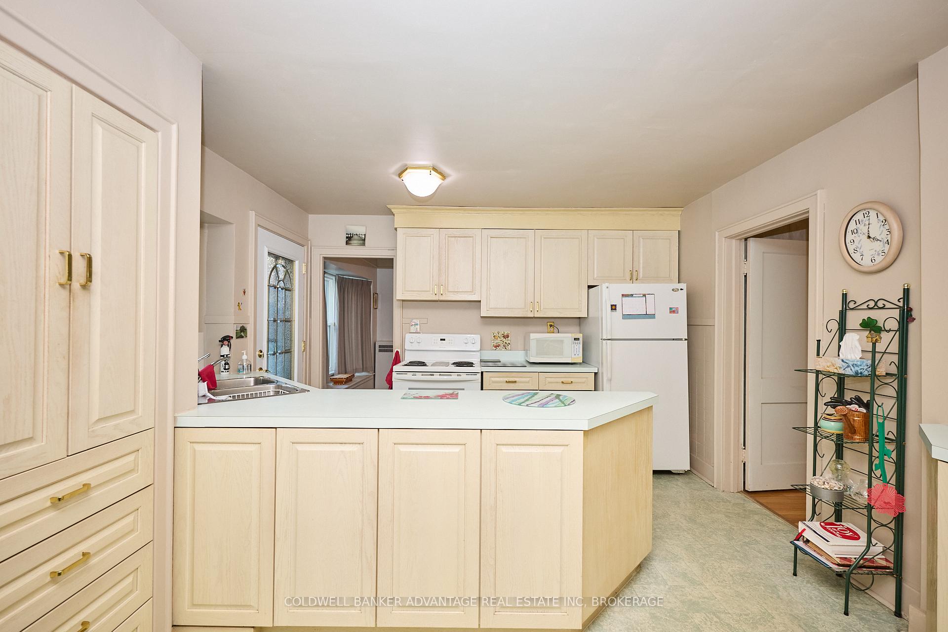 Photo 14 of 4900 Simcoe Street, Niagara Falls, Cherrywood — HOMEH