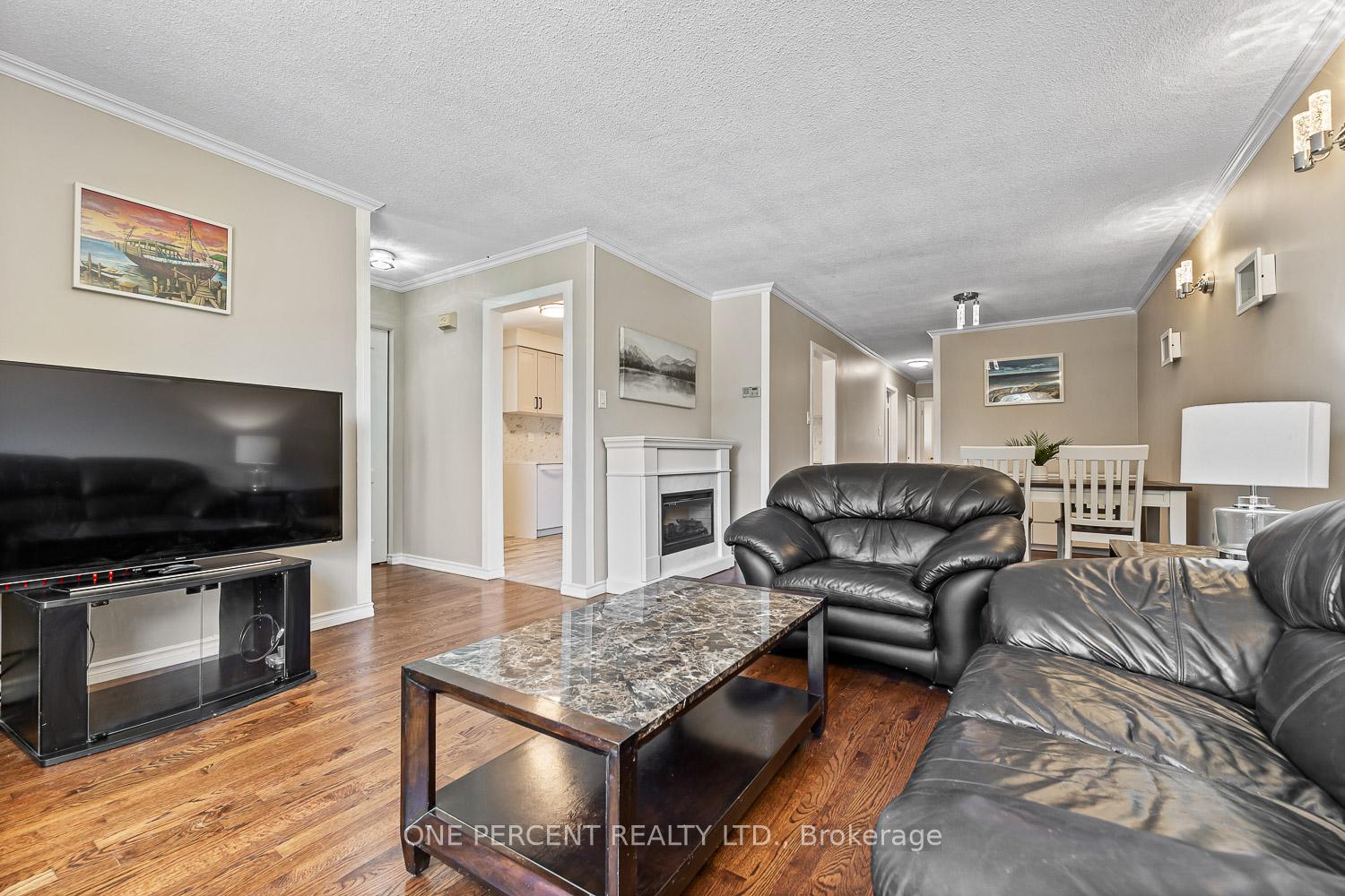 Photo 5 of 178 Burbank Crescent, Orangeville — HOMEH