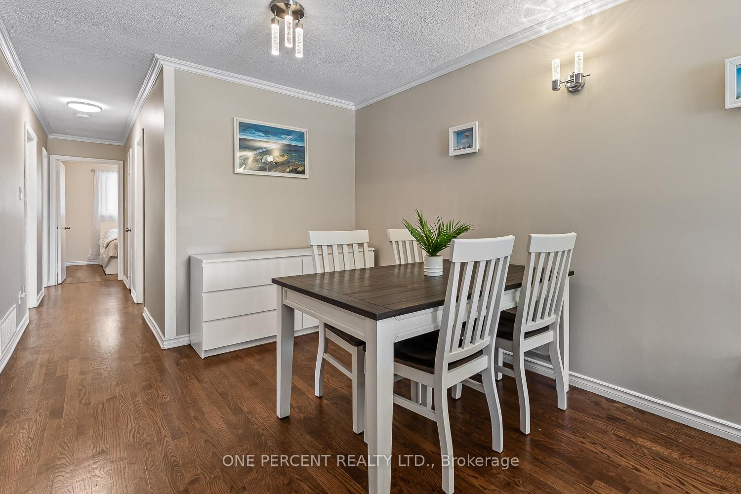 Photo 33 of 178 Burbank Crescent, Orangeville — HOMEH
