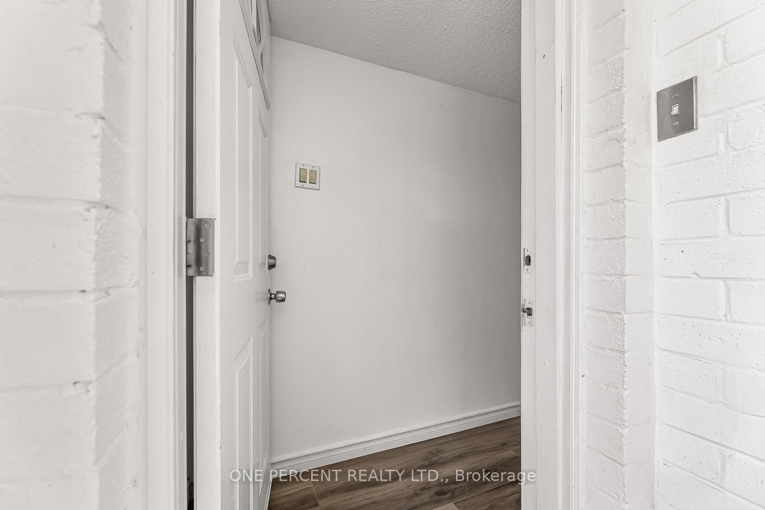 Photo 8 of 178 Burbank Crescent, Orangeville — HOMEH