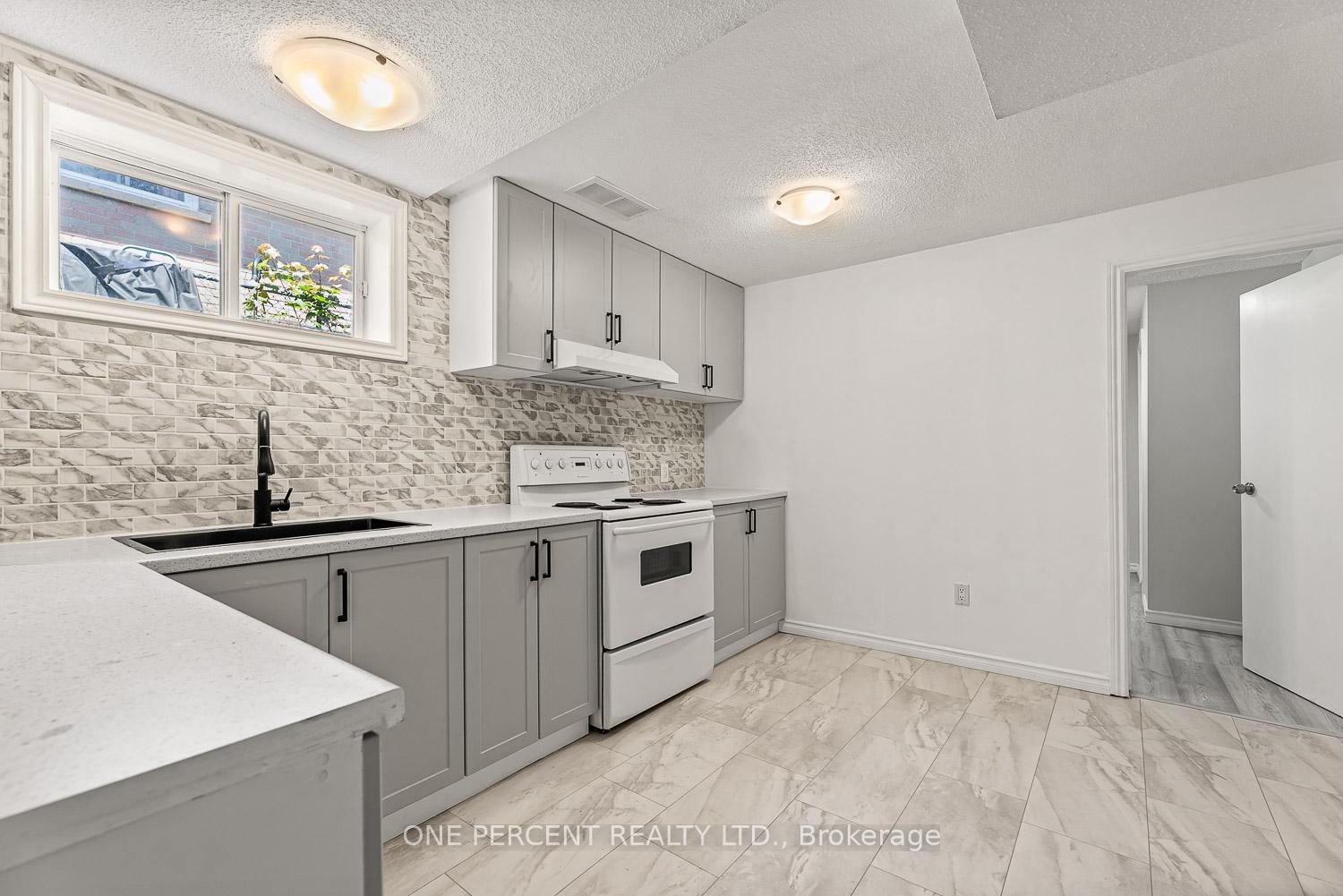 Photo 21 of 178 Burbank Crescent, Orangeville — HOMEH