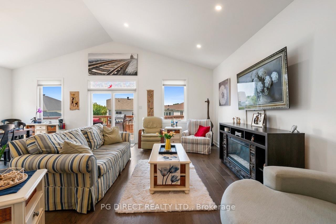 Photo 10 of 34 Senators Gate Drive, Perth — HOMEH