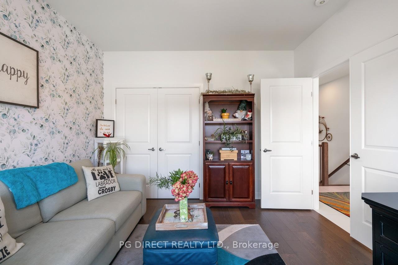 Photo 16 of 34 Senators Gate Drive, Perth — HOMEH