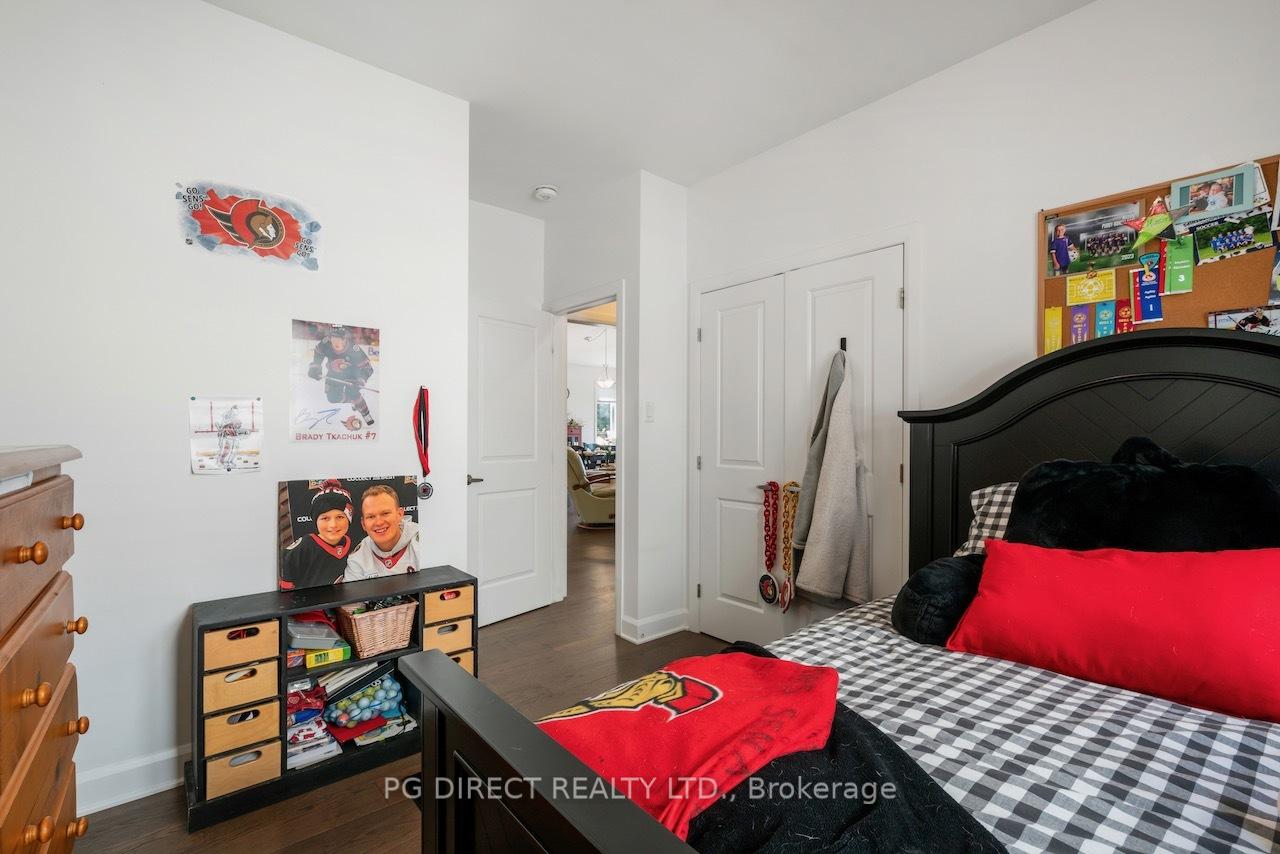 Photo 17 of 34 Senators Gate Drive, Perth — HOMEH